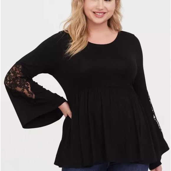 Elegant Black Lace Sleeve Top - Picture 3 of 9